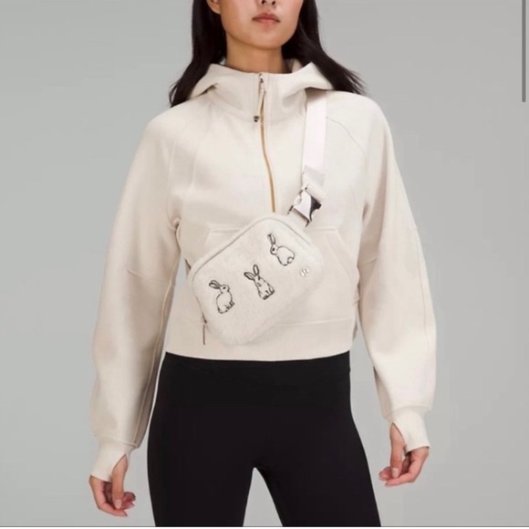 NWT New Year Bunny Lululemon everywhere belt bag - Picture 2 of 4